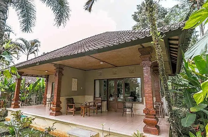 Mahagiri & Restaurant 4*