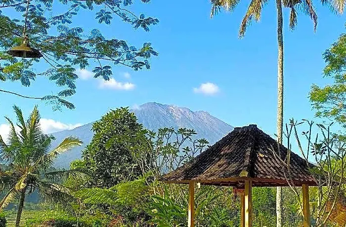 Mahagiri & Restaurant Rendang