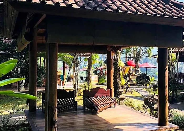 Mahagiri & Restaurant 4*